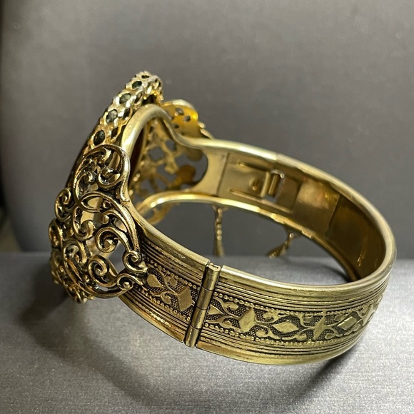 Vintage 40mm Agate Locking Cuff Bracelet  Safety Chain Victorian Look Brass Sz 7 - Picture 3 of 11